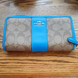 Coach accordion style wallet